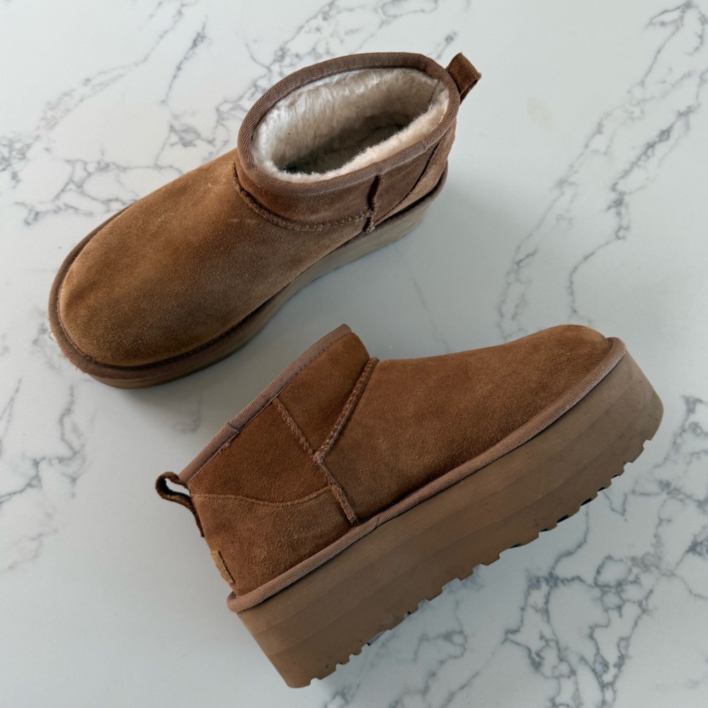 UGG Classic Ultra Mini Platform Boot - Chestnut - Size 9